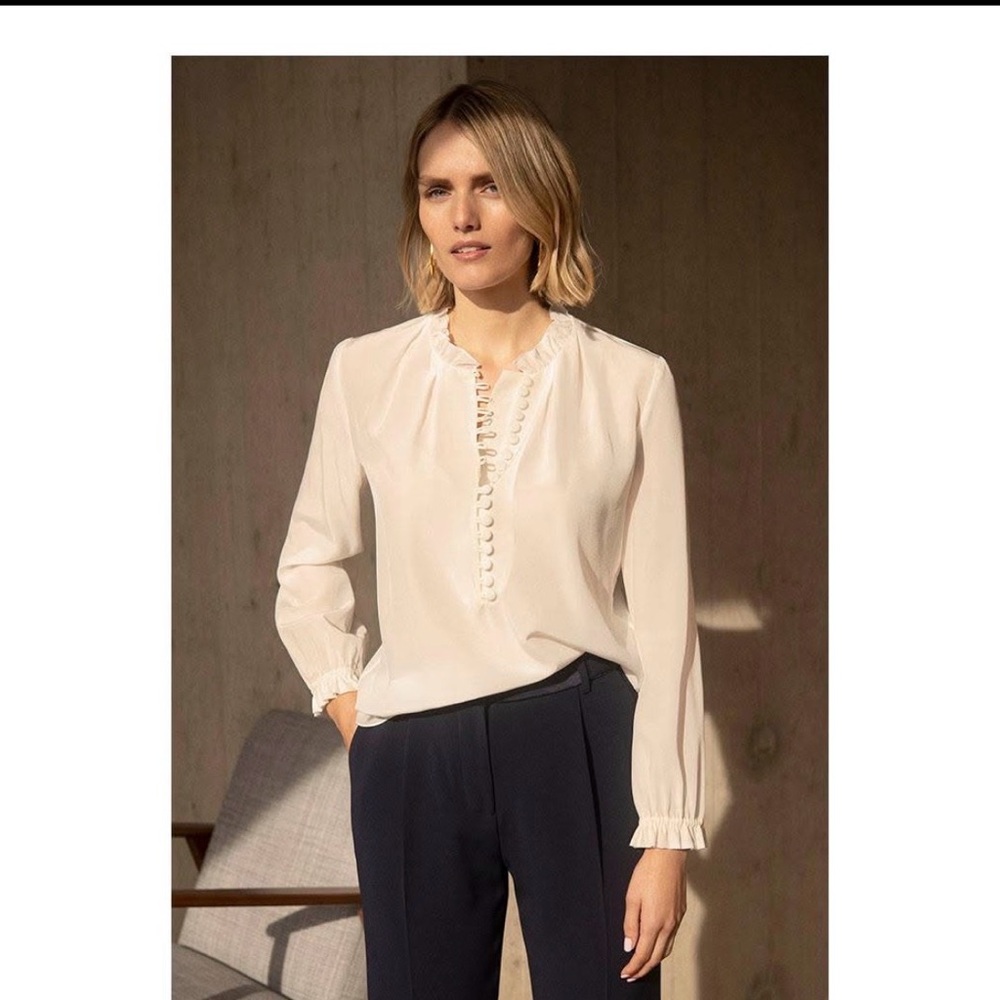 The FOLD 100% was silk Cream Blouse